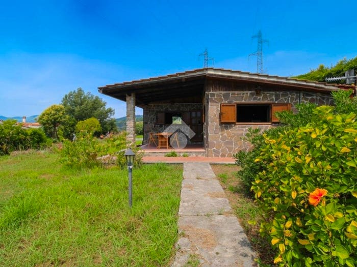 Casa trilocale in vendita in Via dei Gerani, Villammare, Vibonati