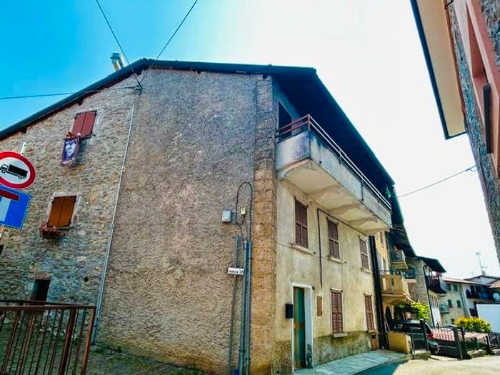 Casa trilocale in vendita in Via Michelangelo Buonarroti, Lonno, Nembro