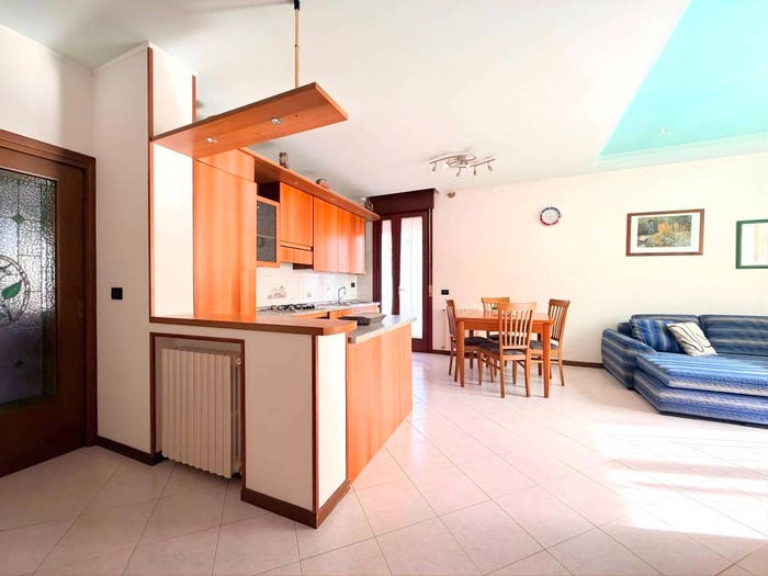 Appartamento quadrilocale in vendita in Via Alessandro Volta, Lido Centro Ovest, Jesolo