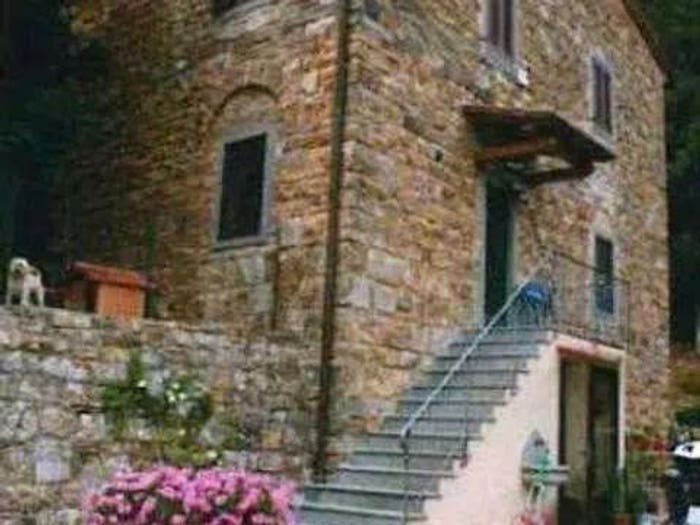 Casa con 6 locali in vendita in Via Di Tigliano No Number, Pontassieve