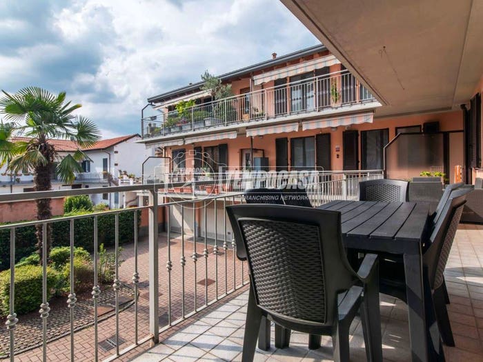 Appartamento trilocale in vendita in Via Giardini, Centro, Marnate