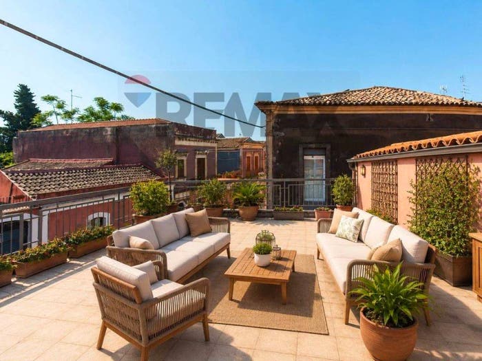 Casa con 6 locali in vendita in Via Etnea, Centro, Gravina di Catania