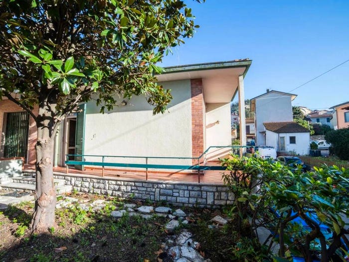 Casa con 6 locali in vendita in Iv Novembre, Massarosa Paese, Massarosa