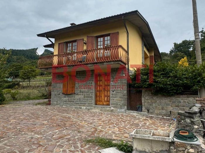 Casa con 6 locali in vendita in Località Castello, Comano
