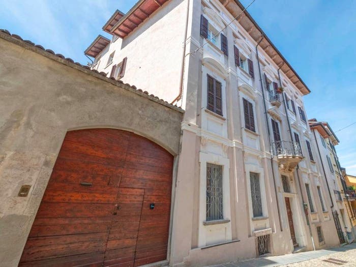 Casa trilocale in vendita in Via Pertossi, Centro, Arona