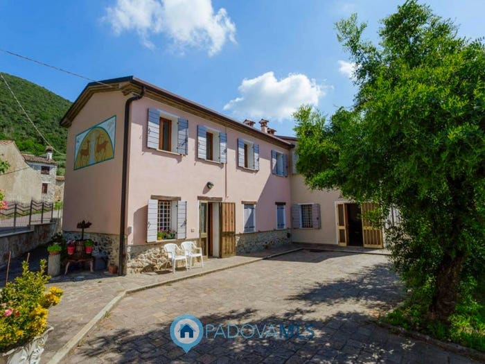 Casa con 5 locali in vendita in Via Sassoni, Cinto Euganeo