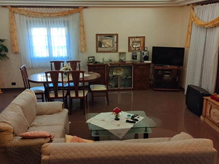 Casa con 5 locali in vendita in Balestrate