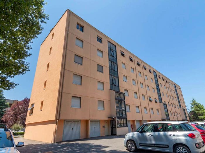 Appartamento con 5 locali in vendita in Via Maestri del Lavoro, Tortaia, Arezzo