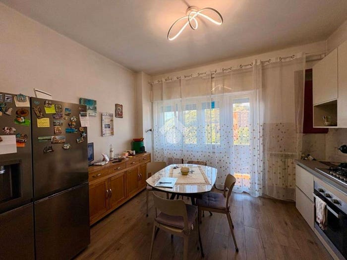Appartamento trilocale in vendita in Via dei sessanta, Cornigliano, Genova