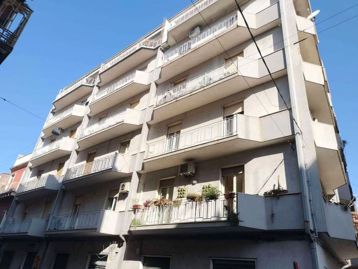 Appartamento con 5 locali in vendita in via Camillo Finocchiaro Aprile, Libertà Stazione, Catania