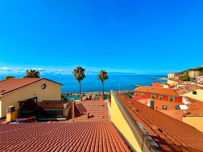 Appartamento trilocale in vendita in Via Bartolomeo Bossi, Porto Maurizio, Imperia