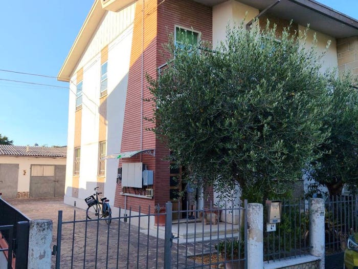 Casa con 6 locali in vendita in Via Settembre, Glorie, Bagnacavallo
