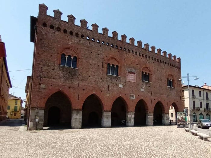 Appartamento con 6 locali in vendita in Via dei Mille, Centro, Cremona