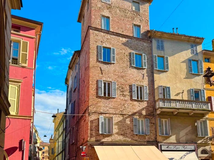 Appartamento quadrilocale in vendita in Strada Luigi Carlo Farini, Centro Storico, Parma