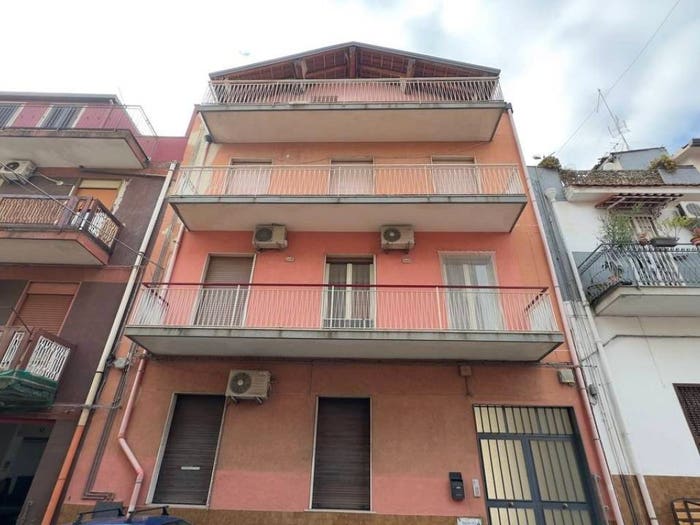 Appartamento trilocale in vendita in Via Cimone, Barriera Leucatia, Catania