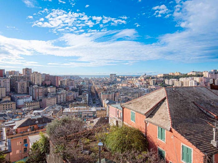 Casa quadrilocale in vendita in Salita dell'Aquila, Marassi, Genova