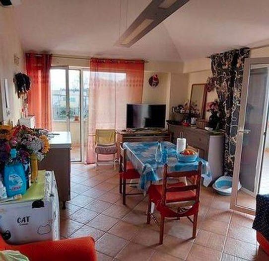 Appartamento trilocale in vendita in Viale Piceno, Baia Metauro, Fano