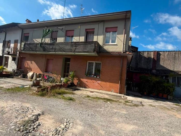 Casa con 5 locali in vendita in Via Roma, Solza