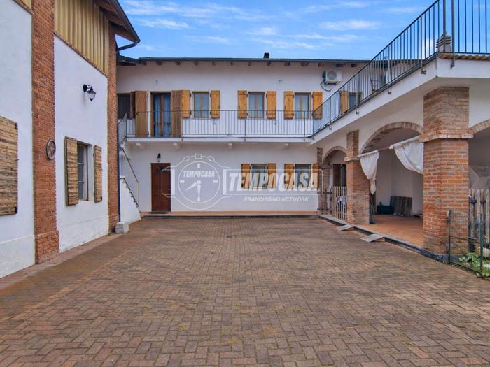 Casa con 5 locali in vendita in Via Camillo Benso di Cavour, Albano Vercellese