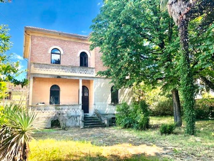 Casa con 6 locali in vendita in Via Circonvallazione, Centro, Forlimpopoli