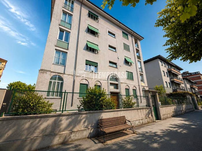 Appartamento quadrilocale in vendita in Viale Regina Elena, Centro, Fossano
