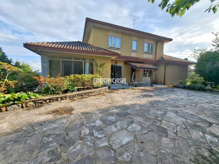 Casa con 6 locali in vendita in Via Monsignor Giovanni Tam, Uggiate Trevano, Uggiate con Ronago