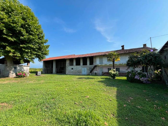 Casa quadrilocale in vendita in Frazione Zucchea, Cavour