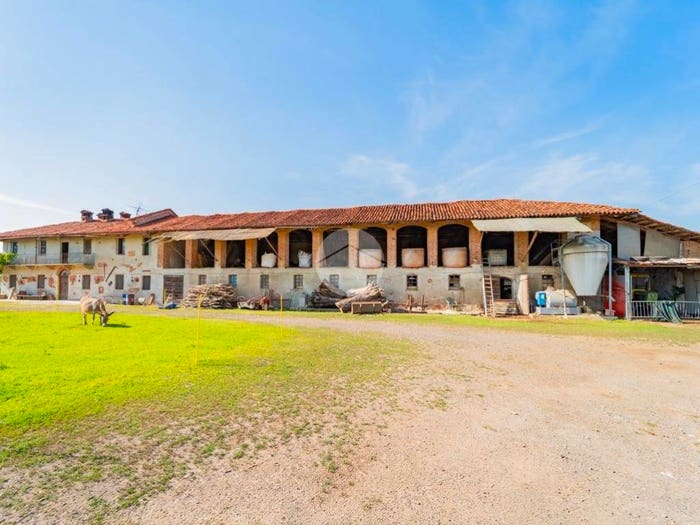 Casa quadrilocale in vendita in Strada Tetti Mattuda, Bra