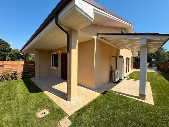 Casa quadrilocale in vendita in Via della Luna, Marina di San Nicola, Ladispoli