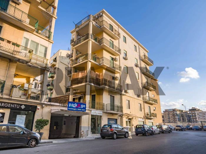 Appartamento trilocale in vendita in Via Rapisardi, Notarbartolo Sciuti, Palermo