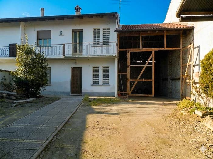 Casa quadrilocale in vendita in Piazza Castello, Centro, Casalvolone