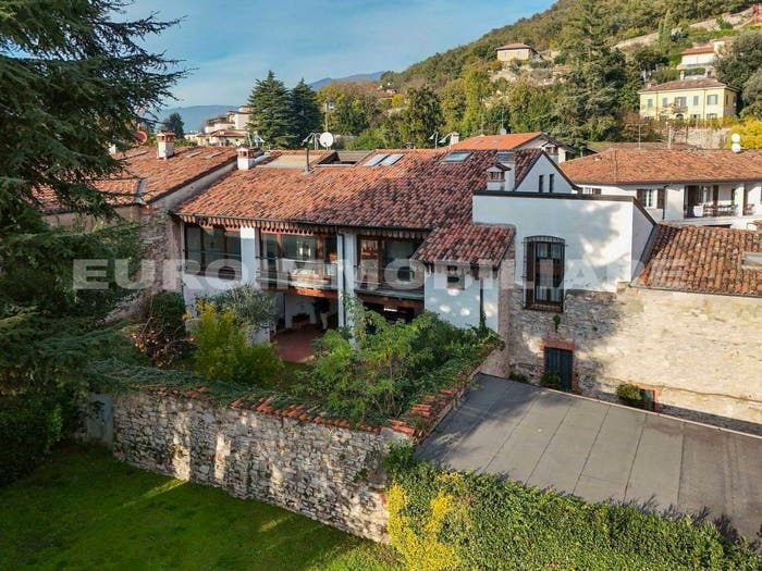 Casa con 6 locali in vendita in Via Fermi, Mompiano Costalunga, Brescia