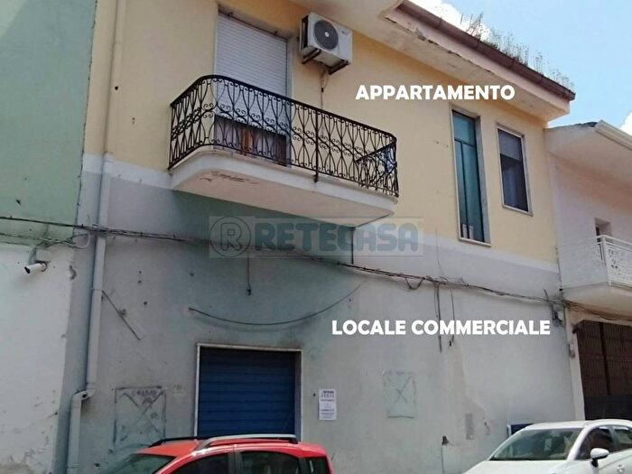Appartamento con 6 locali in vendita in Via Francesco Giannini, Capodrise