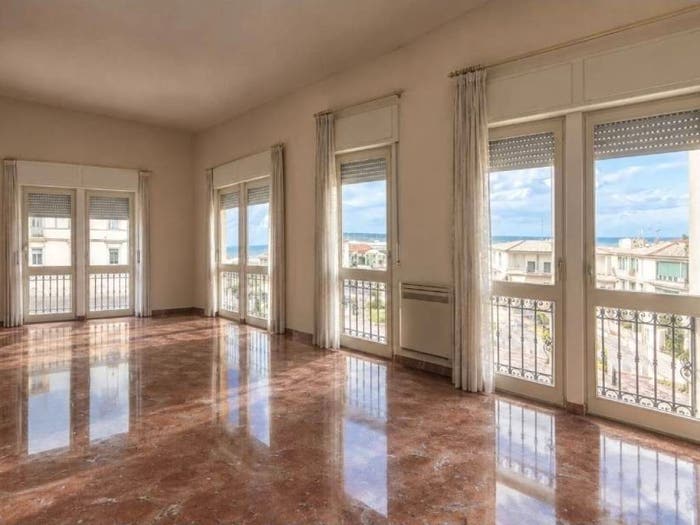 Appartamento con 6 locali in vendita in viale Carducci, Lungomare, Viareggio
