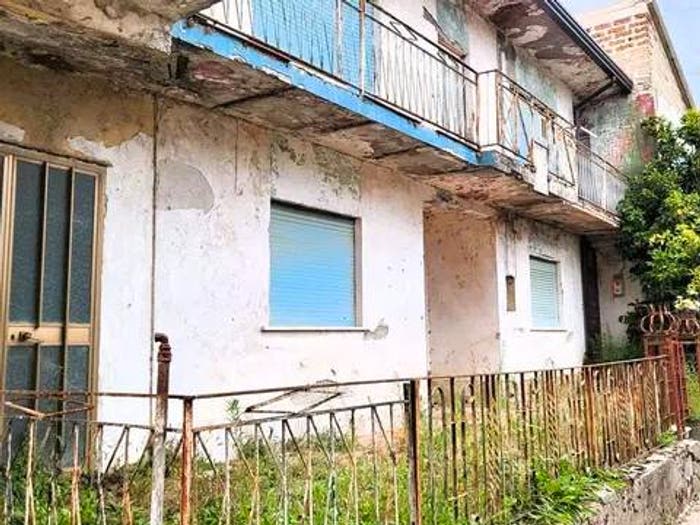 Casa quadrilocale in vendita in Centro, Liberi