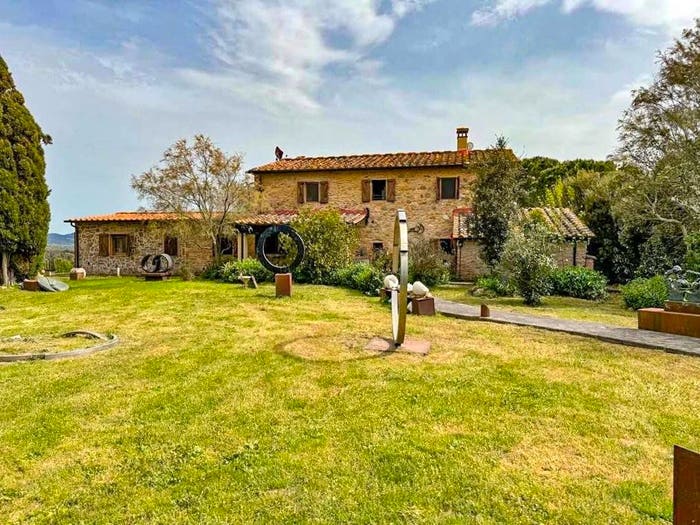 Casa con 6 locali in vendita in Guardistallo