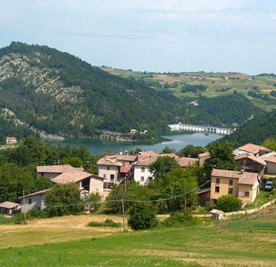 Casa quadrilocale in vendita in Rubero, Zavattarello