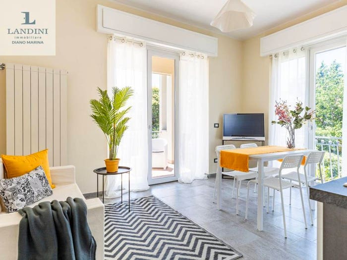Appartamento trilocale in vendita in Via Gabriele D'Annunzio, Centro, Diano Marina