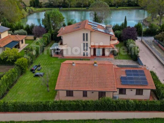 Casa con 6 locali in vendita in Via Vittorio Sereni, Semicentro, Cascina