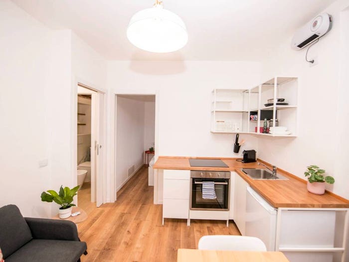Appartamento trilocale in vendita in Via Galeazzo Alessi, Corso Genova, Milano