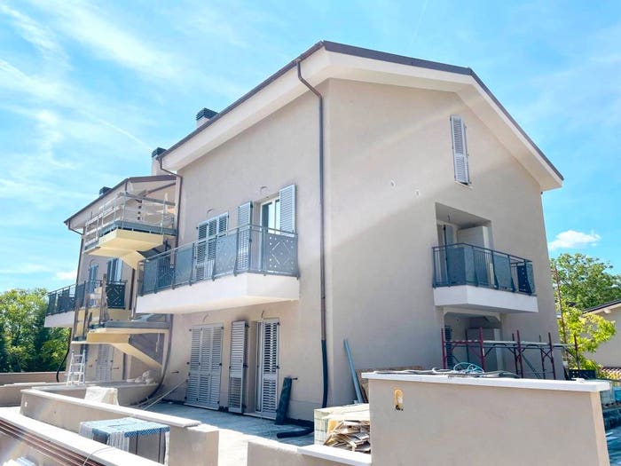 Appartamento con 6 locali in vendita in Via Fonte del Colle, Centro, Muccia