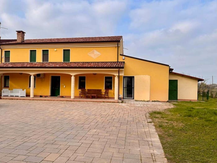 Casa con 6 locali in vendita in Via Rosi, Spinimbecco, Villa Bartolomea