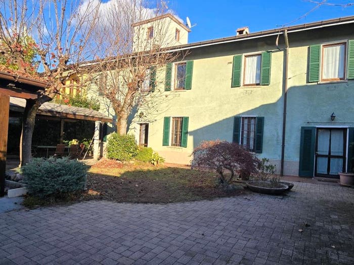 Casa con 6 locali in vendita in Piazza Santo Stefano, Olgiate Olona
