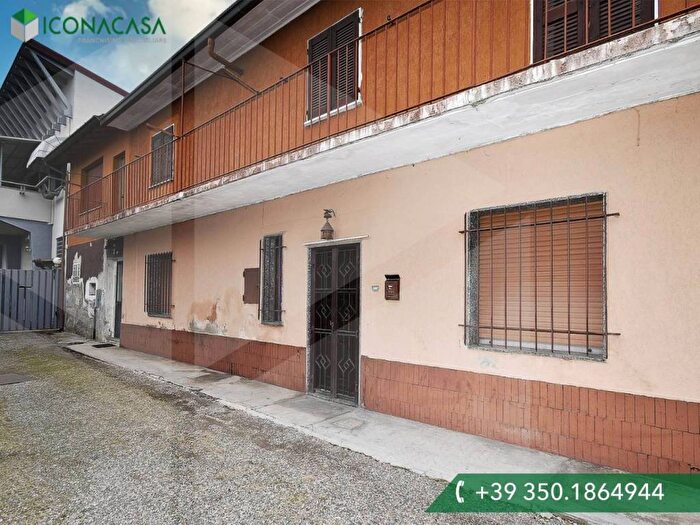 Casa con 5 locali in vendita in Via Novembre, Centro, Parabiago
