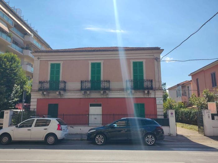 Casa con 6 locali in vendita in Via del Circuito, Ospedale, Pescara