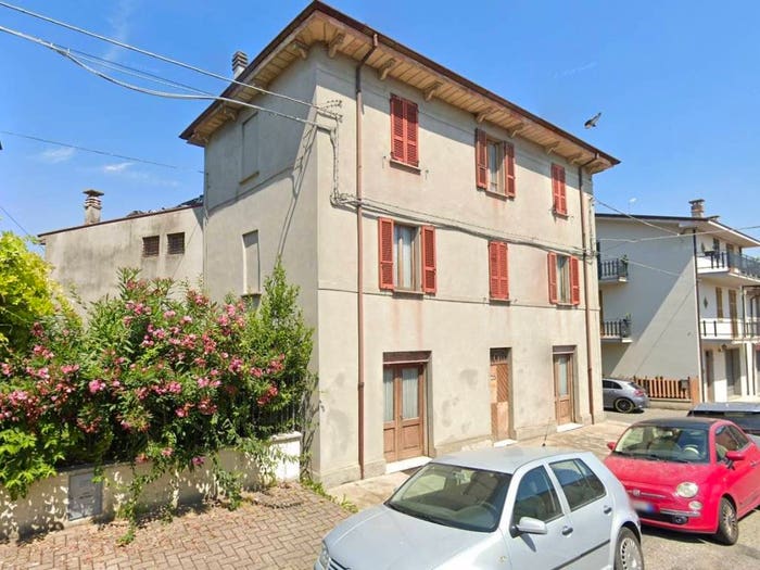 Casa con 5 locali in vendita in Via XXV Aprile, Centro, Agazzano