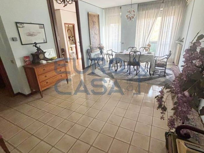 Appartamento quadrilocale in vendita in Via pietro giardini, San Faustino, Modena
