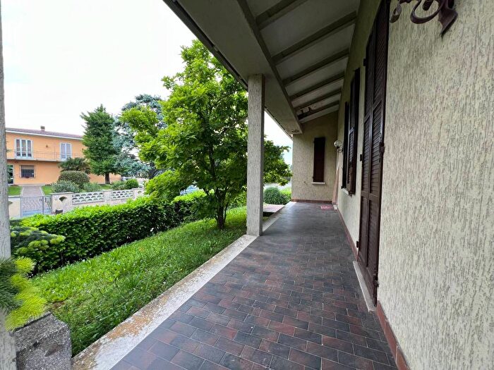 Casa con 6 locali in vendita in Via Papa Giovanni Paolo I, Casoni, Luzzara
