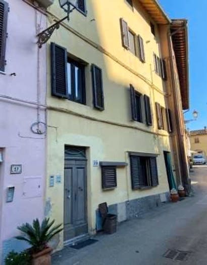 Appartamento con 5 locali in vendita in Montecastello Via Giacomo Matteotti, Montecastello Treggiaia I Fabbri, Pontedera