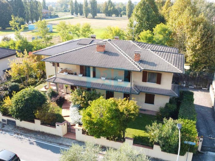 Casa con 6 locali in vendita in Via Martiri Piazza della Loggia, Centro, Capriano del Colle